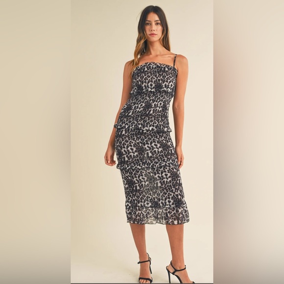 Mable Sleeveless Esme Olive Smocked Tiered Ruffled Midi Dress Bump Friendly ZP1 - Picture 3 of 12